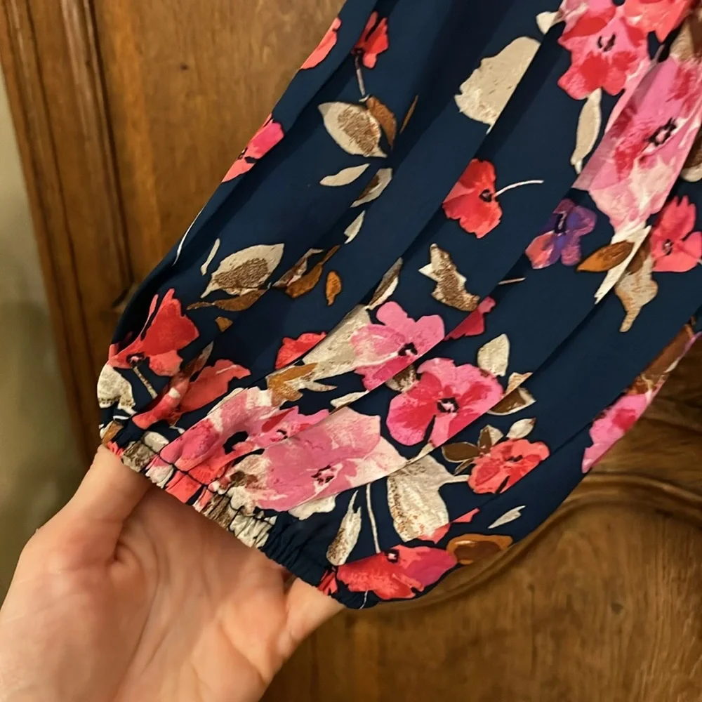 Collection by Bobeau V-Neck Puffed Sleeve Top Floral Keyhole - Picture 3 of 9